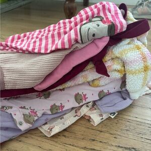15 piece, 3-6 month baby girl bundle! Variety of sizes within these months!